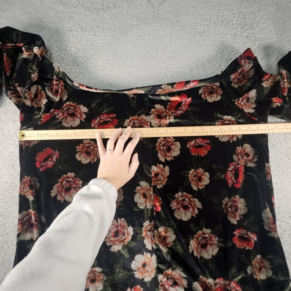 Torrid Off Shoulder Top Womens 4X Floral Velvet Burnout Bell Sleeves‎ Dark Fairy - Picture 10 of 12